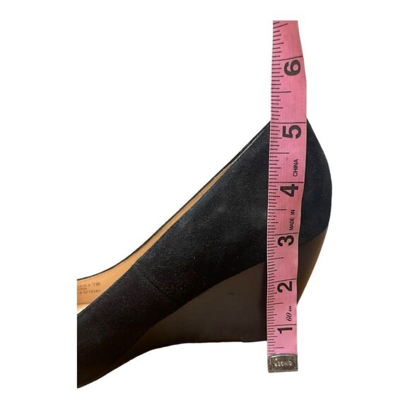 Cole Haan Black Suede Nike Air Wedge Heels Size 7 Classic Minimalist Round EUC - Picture 6 of 8